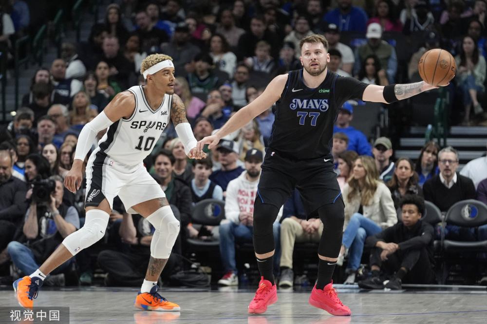 年薪6000万却场均只有14分！库里真被他坑惨了，勇士必须改变阵容（6000万年薪仅14分输出，库里被拖累，勇士必须变阵）